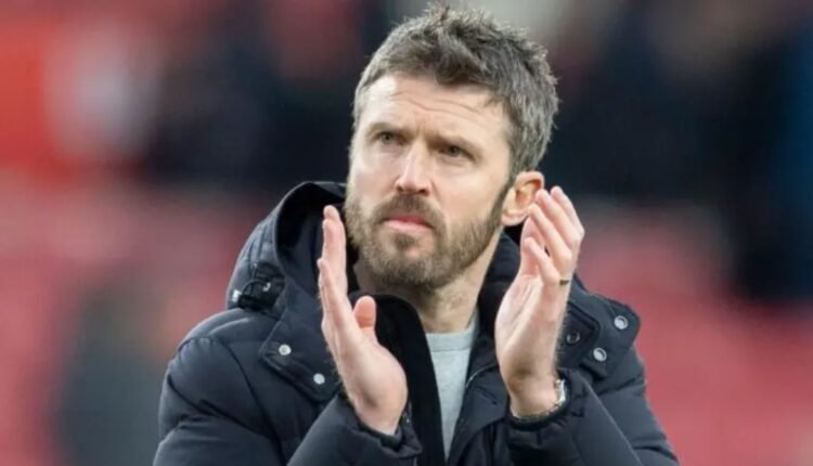 Wayne Rooney backs Michael Carrick as caretaker to steady Manchester United